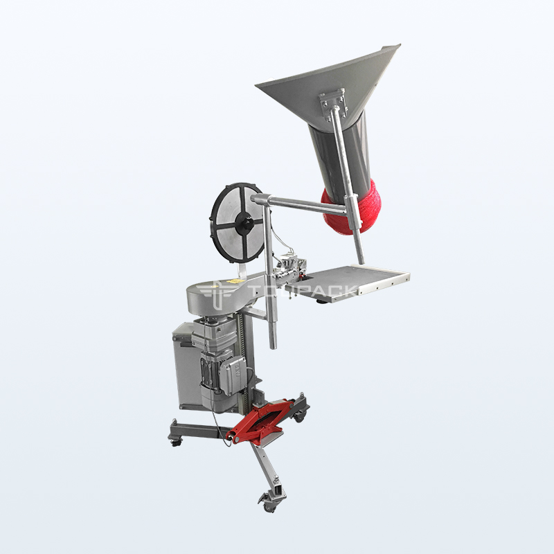 廣交會(huì)展機(jī)-半自動(dòng)網(wǎng)袋機(jī).jpg